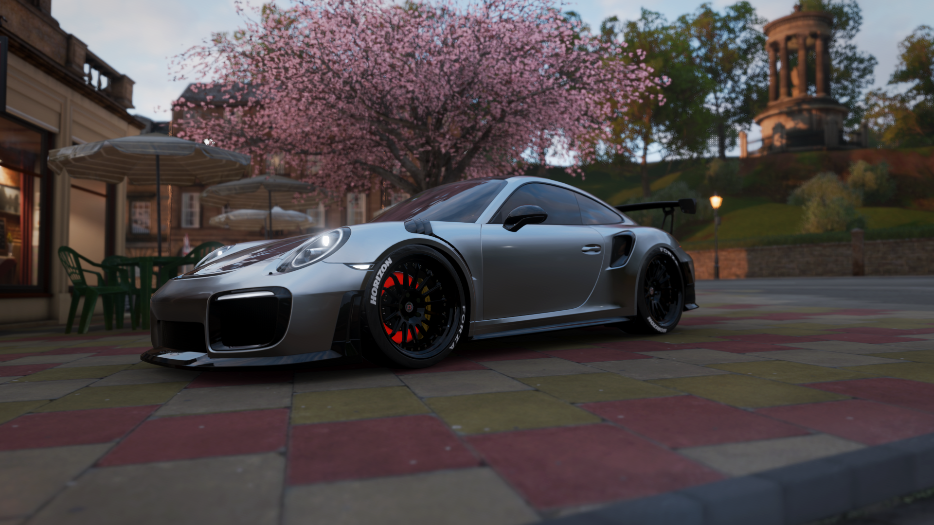 以足球运动为核心的全民健身计划全面推进,提倡足球